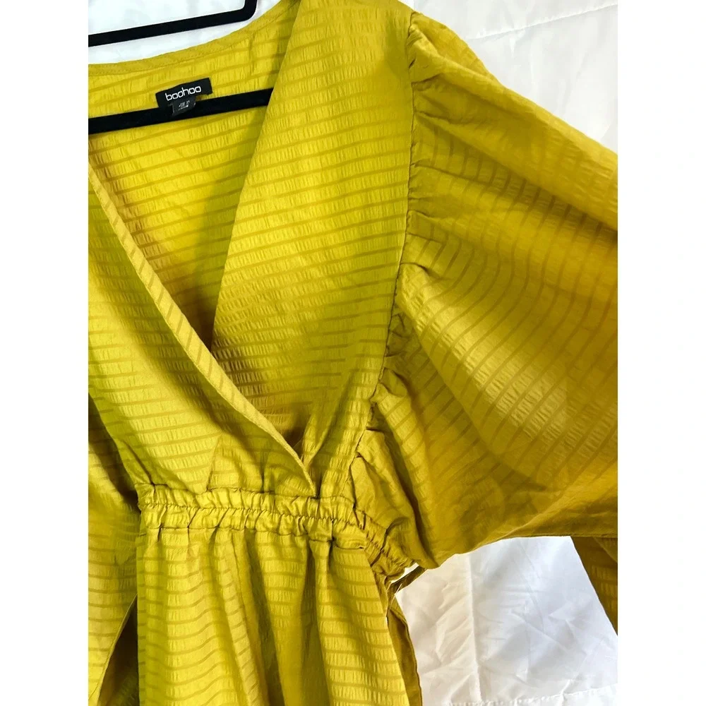 Boohoo‎ Mustard Yellow Textured Wrap Romper Balloon Sleeve Tie Waist